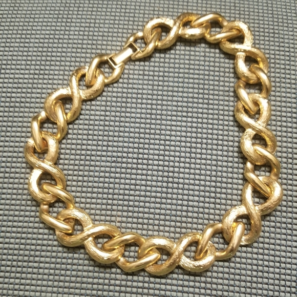 4 piece Vintage jewelry lot - Picture 5 of 6